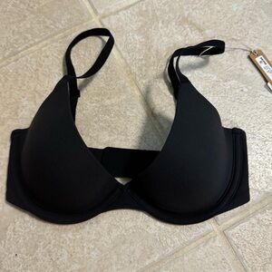 NWT Skims Fits Everybody Plunge Bra
